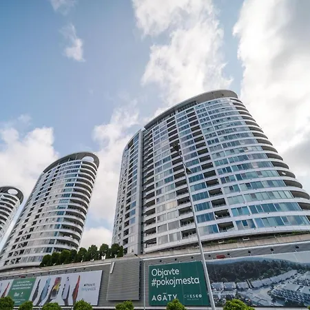 Apartamento Comfy On The 20th Floor & Free Parking Bratislava