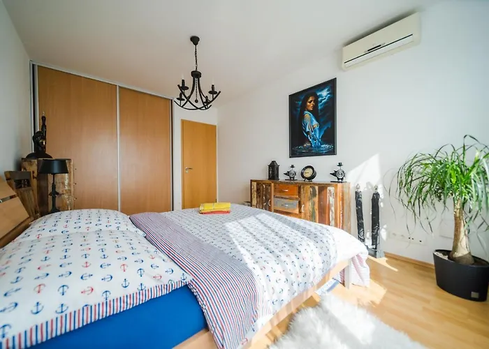 Comfy On The 20th Floor & Free Parking *